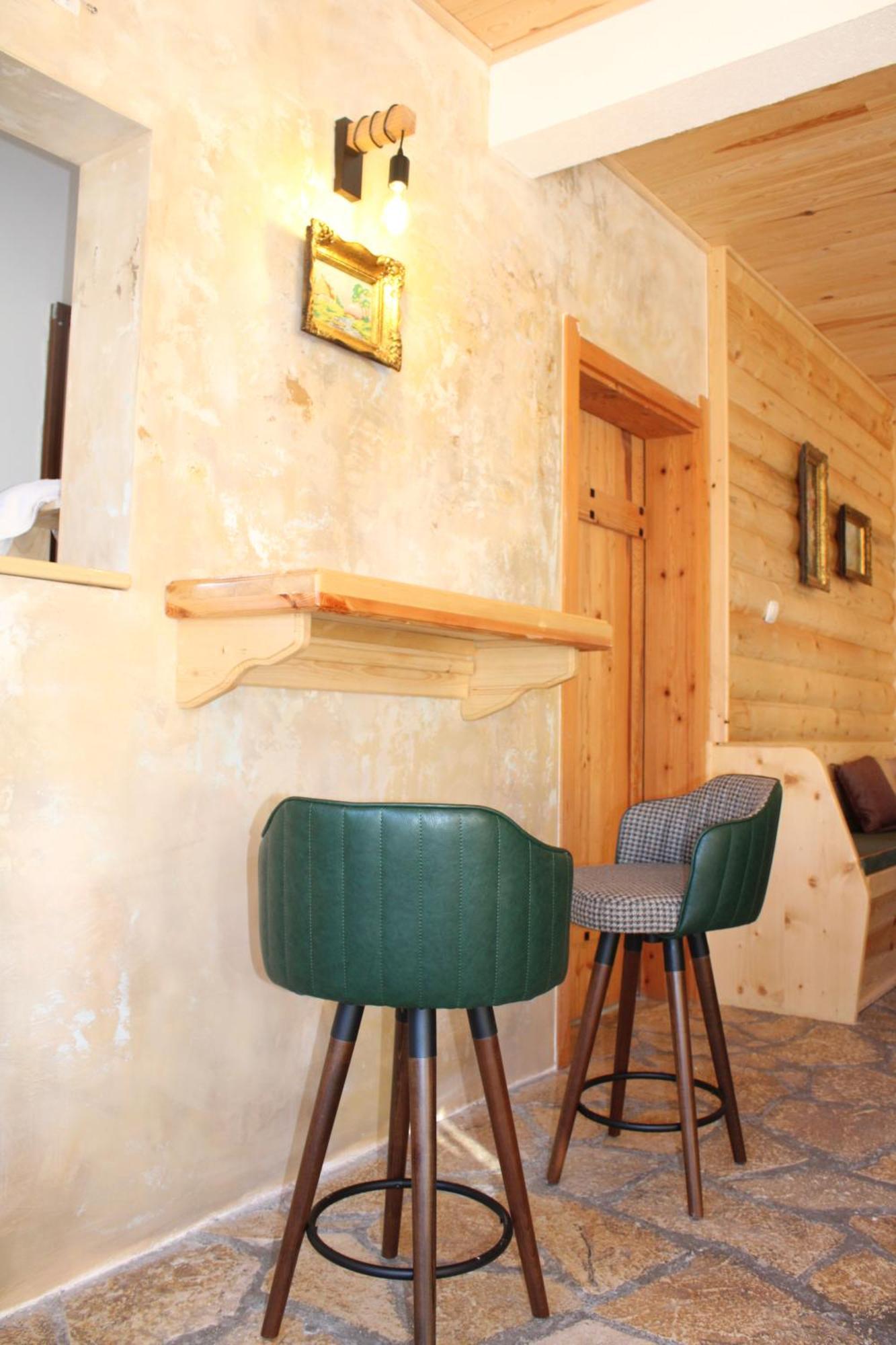 Pubhouse & Rooms Pahulja Kolašin Exteriör bild