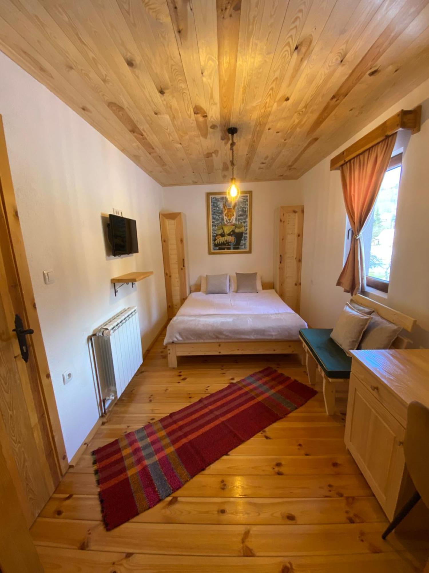 Pubhouse & Rooms Pahulja Kolašin Exteriör bild