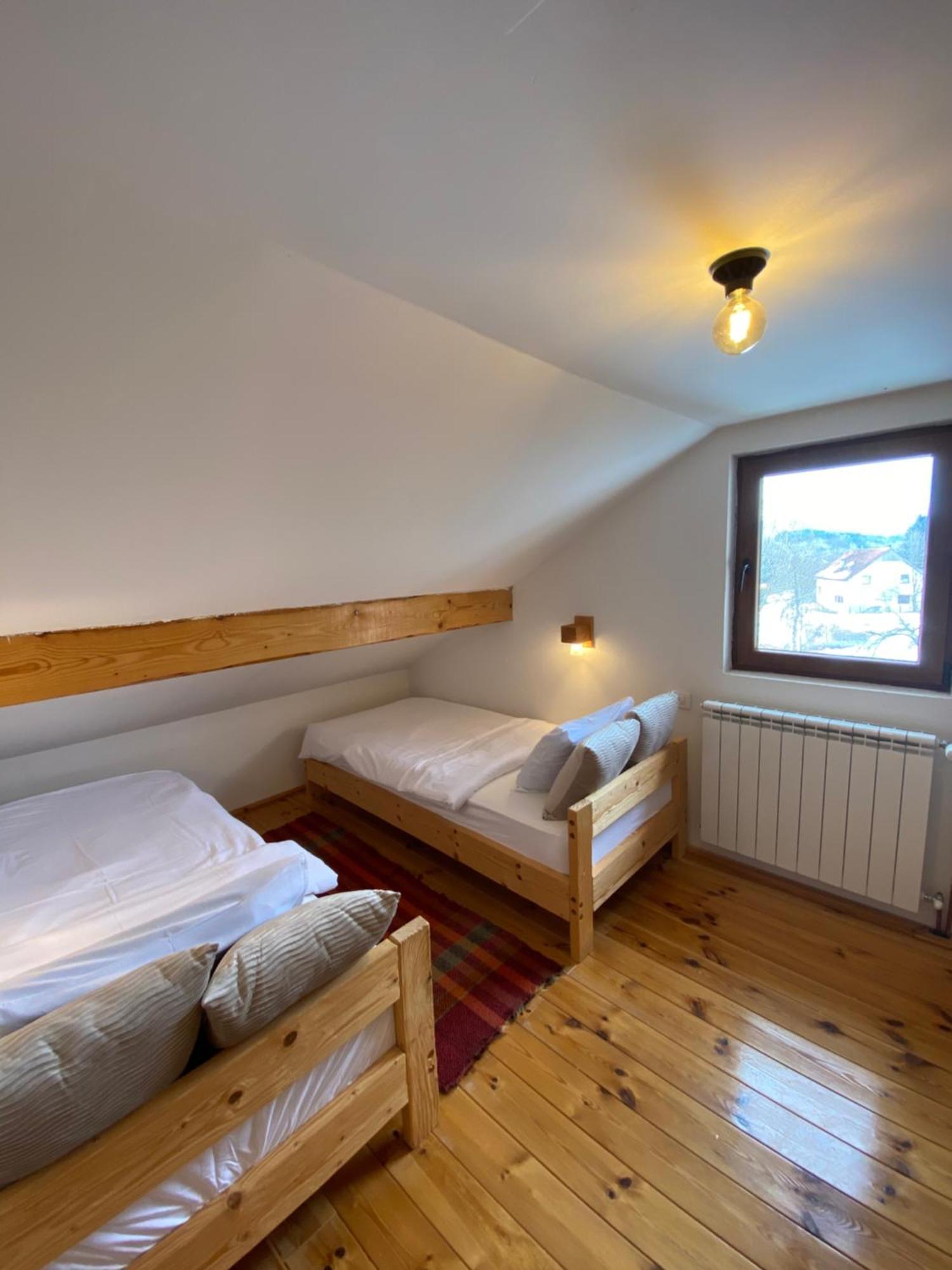 Pubhouse & Rooms Pahulja Kolašin Exteriör bild